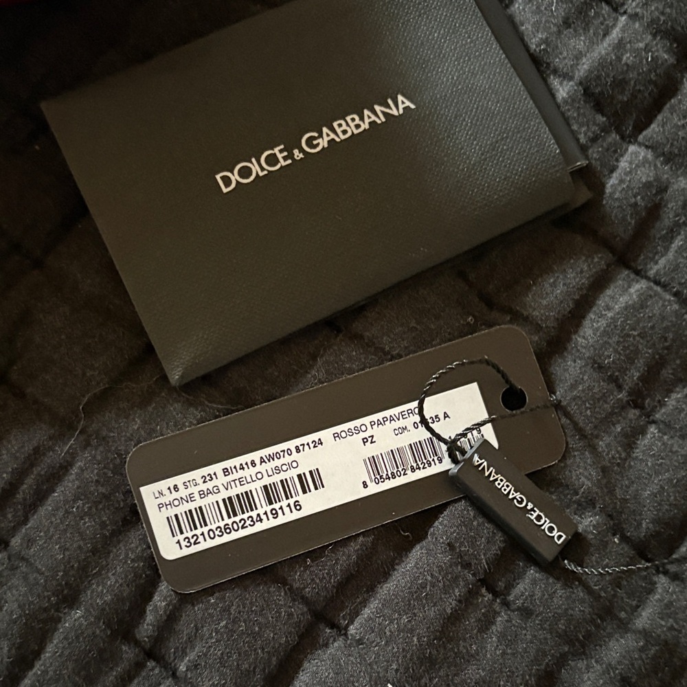 Dolce & Gabbana Elegant Red Designer Shoulder Bag - Picture 6 of 6